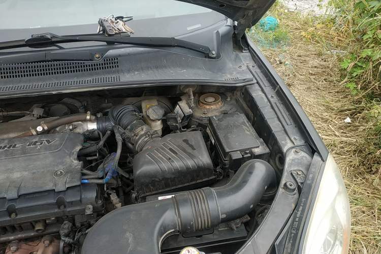 Used Kia Sportage 2009 2.0L Automatic Two-Wheel Drive GLS Engine Bay Left