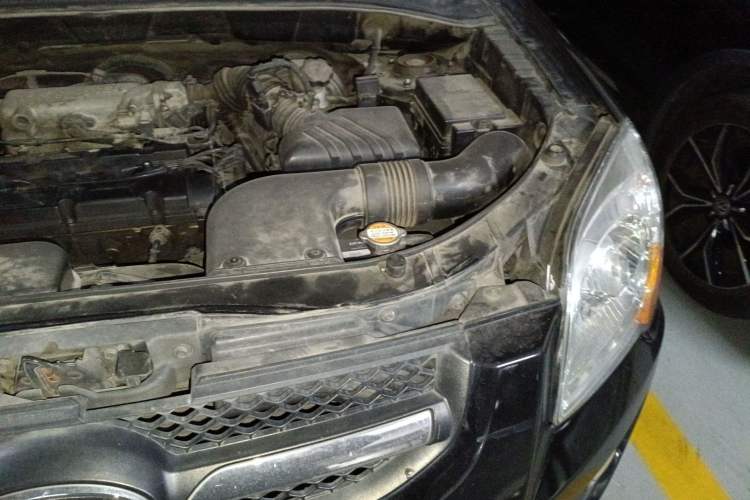 Used Kia Sportage 2009 2.0L Manual Two-Wheel-Drive GLS Engine Bay Left