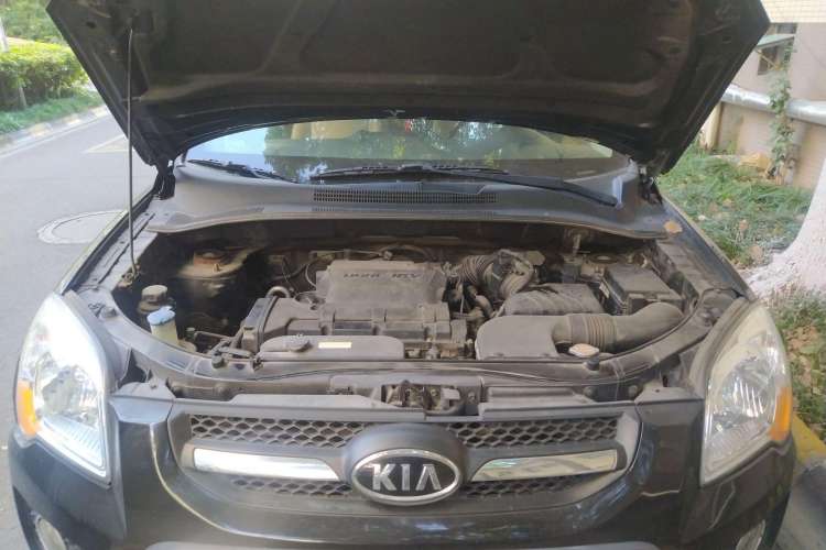 Used Kia Sportage 2009 2.0L Automatic Two-Wheel Drive GLS Engine Bay