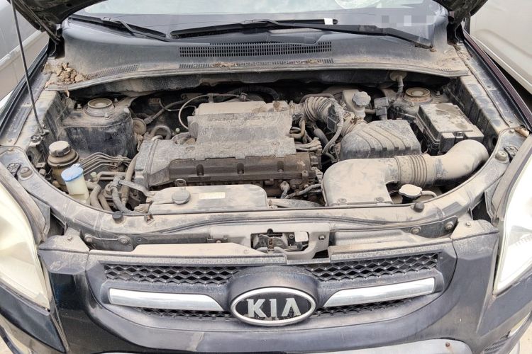 Used Kia Sportage 2009 2.0L Manual Two-Wheel-Drive GL Trim Engine Bay