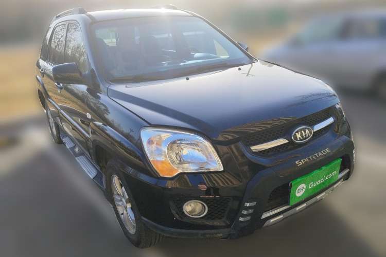 Used Kia Sportage 2009 2.0L Manual Two-Wheel-Drive GL Trim Front Right 45 Deg
