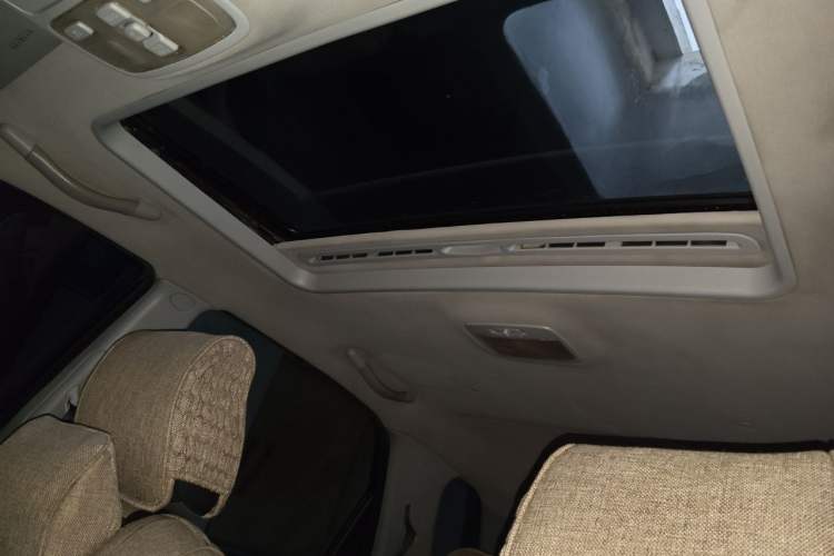 Used Kia Sportage 2009 2.0L Manual Two-Wheel-Drive GLS Headliner