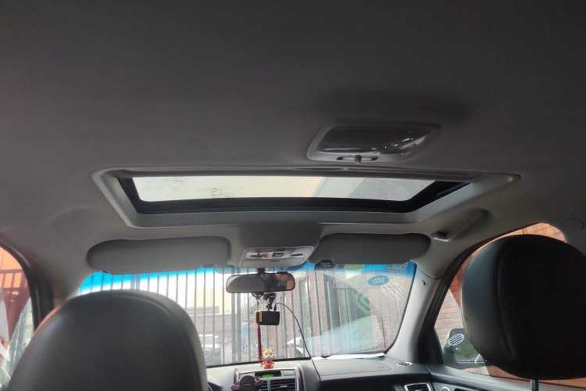 Used Kia Sportage 2009 2.0L Manual Two-Wheel-Drive GLS Headliner