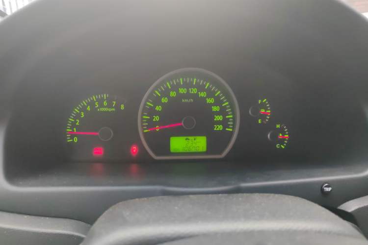 Used Kia Sportage 2009 2.0L Manual Two-Wheel-Drive GLS Instrument Cluster