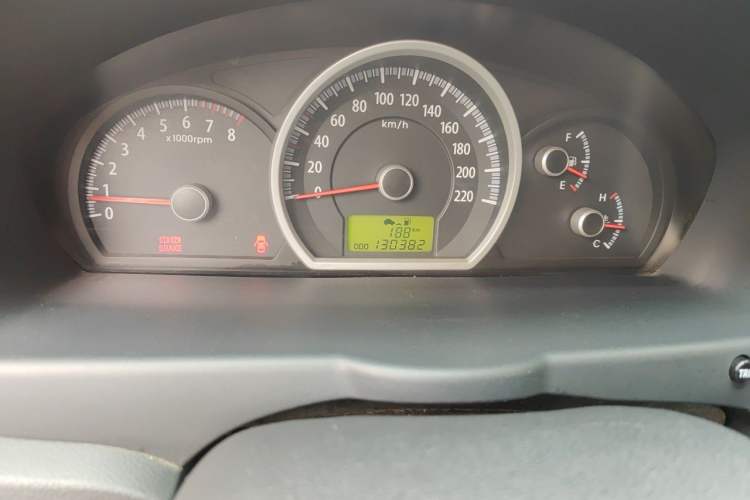 Used Kia Sportage 2009 2.0L Manual Two-Wheel-Drive GLS Instrument Cluster