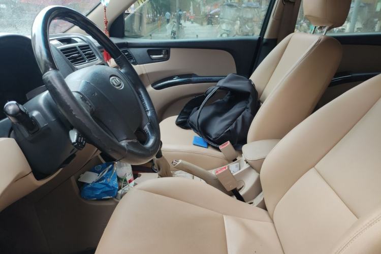 Used Kia Sportage 2009 2.0L Manual Two-Wheel-Drive GL Trim Left Front Seat