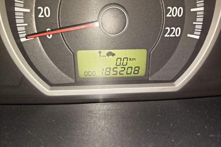 Used Kia Sportage 2009 2.0L Manual Two-Wheel-Drive GLS Odometer Close Up