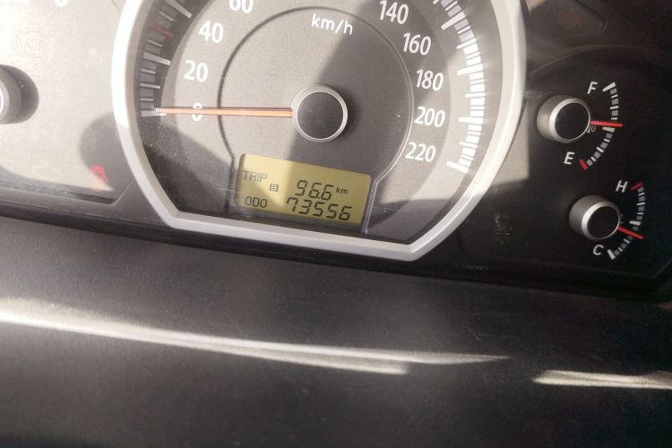 Used Kia Sportage 2009 2.0L Manual Two-Wheel-Drive GL Trim Odometer Close Up