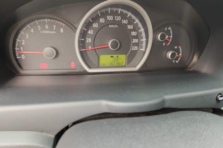 Used Kia Sportage 2009 2.0L Manual Two-Wheel-Drive GLS Odometer Close Up