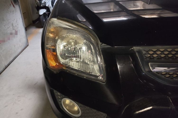 Used Kia Sportage 2009 2.0L Manual Two-Wheel-Drive GLS Right Front Headlight