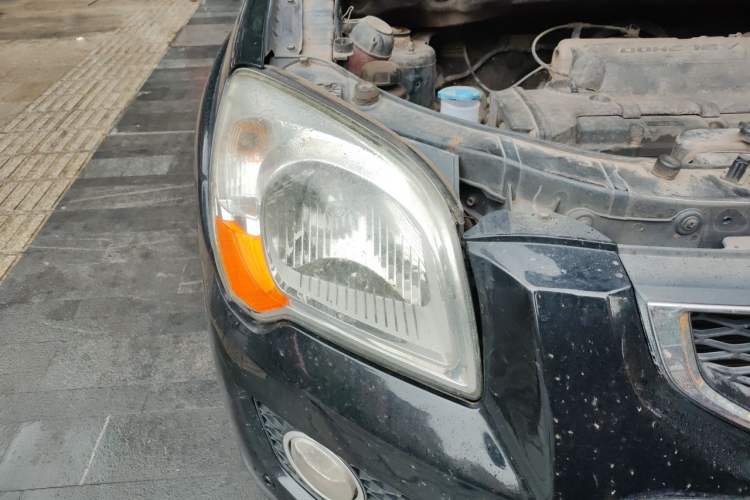 Used Kia Sportage 2009 2.0L Manual Two-Wheel-Drive GL Trim Right Front Headlight