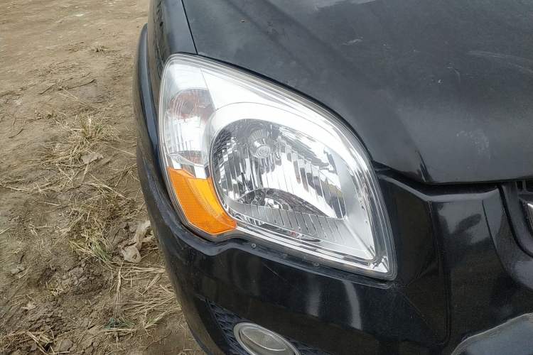 Used Kia Sportage 2009 2.0L Automatic Two-Wheel Drive GLS Right Front Headlight
