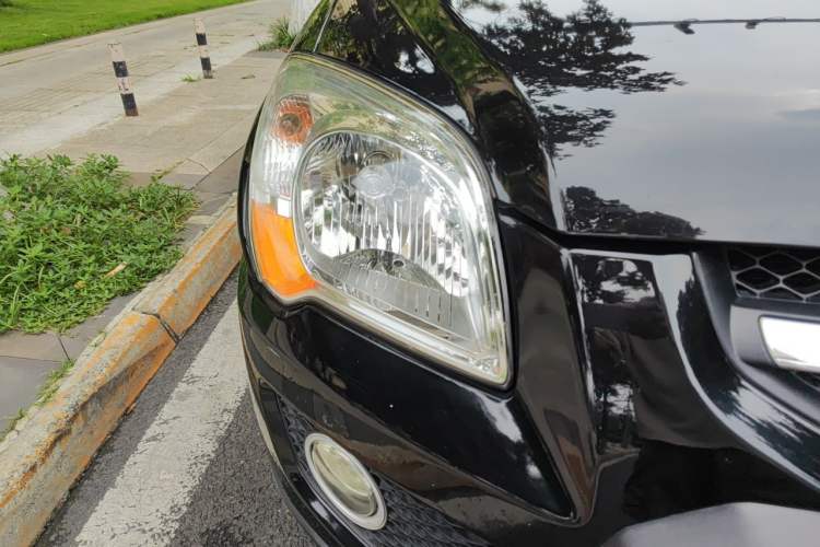 Used Kia Sportage 2009 2.0L Manual Two-Wheel-Drive GLS Right Front Headlight