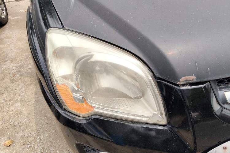 Used Kia Sportage 2009 2.0L Manual Two-Wheel-Drive GL Trim Right Front Headlight