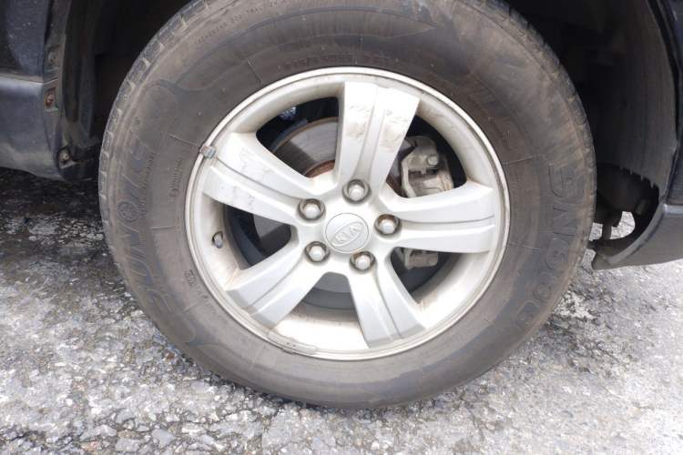 Used Kia Sportage 2009 2.0L Automatic 2WD GL Trim Right Front Wheel Hub