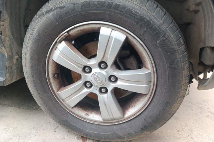 Used Kia Sportage 2009 2.0L Automatic 2WD GL Trim Right Front Wheel Hub