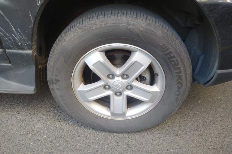 Used Kia Sportage 2009 2.0L Automatic Two-Wheel Drive GLS Right Front Wheel Hub