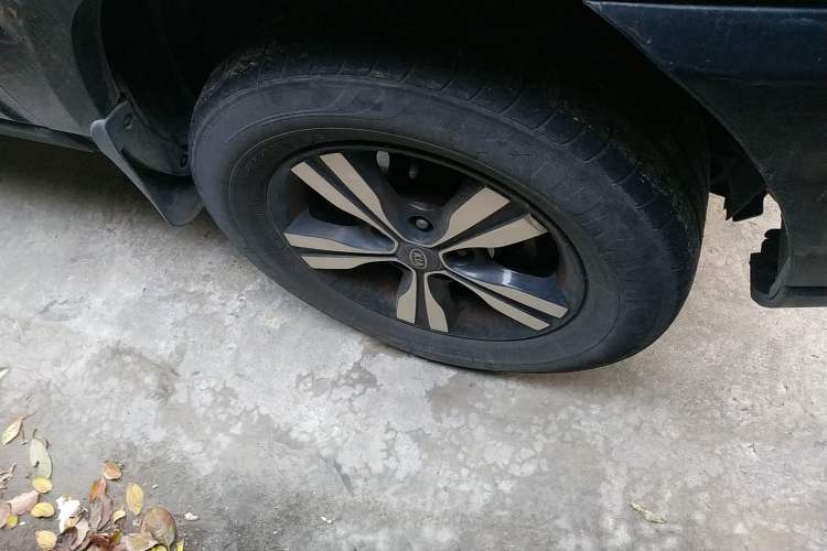 Used Kia Sportage 2009 2.0L Automatic Two-Wheel Drive GLS Right Front Wheel Hub
