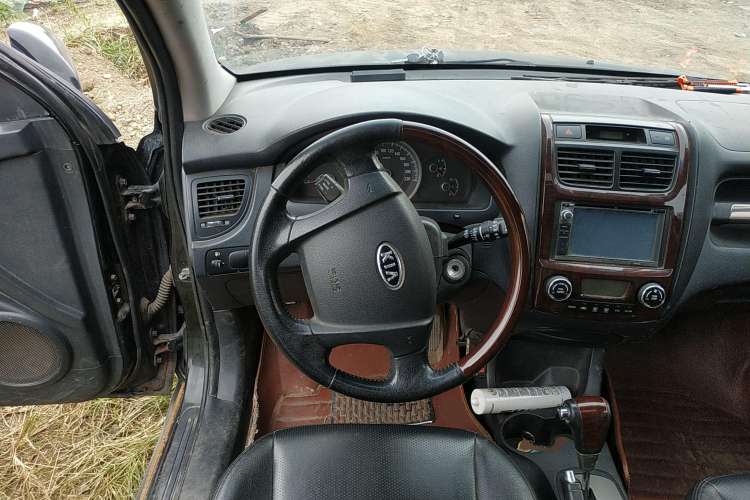 Used Kia Sportage 2009 2.0L Automatic Two-Wheel Drive GLS Steering Wheel