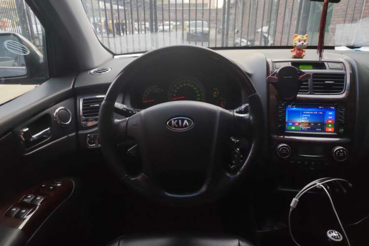 Used Kia Sportage 2009 2.0L Manual Two-Wheel-Drive GLS Steering Wheel