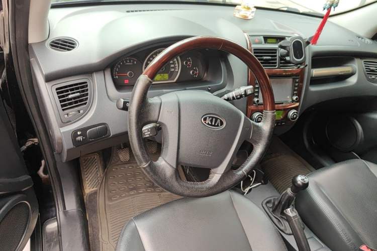 Used Kia Sportage 2009 2.0L Manual Two-Wheel-Drive GLS Steering Wheel