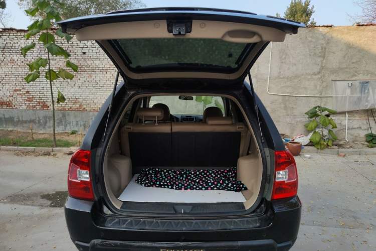 Used Kia Sportage 2009 2.0L Automatic Two-Wheel Drive GLS Trunk
