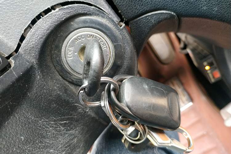 Used Kia Sportage 2009 2.0L Automatic Two-Wheel Drive GLS Vehicle Key