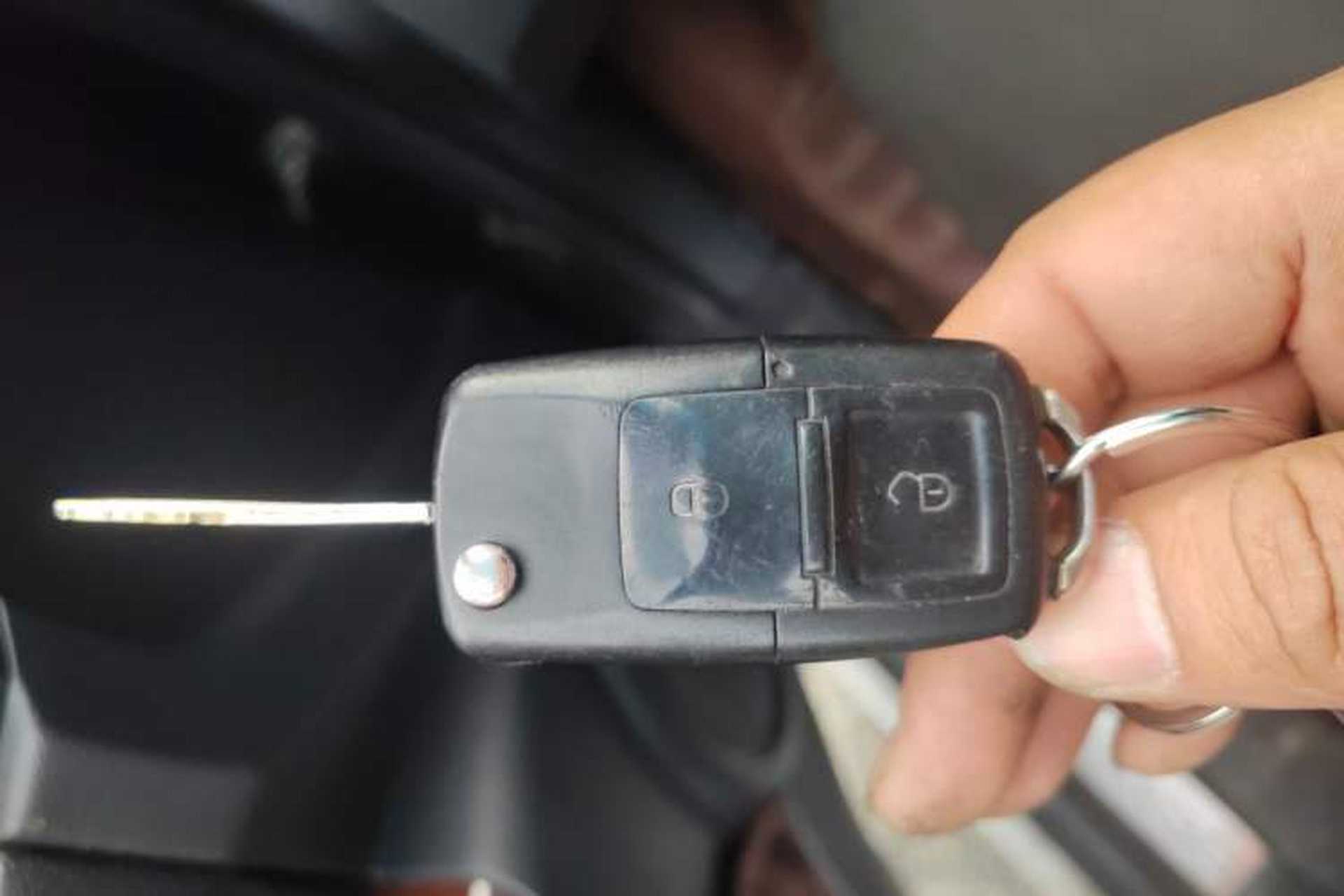 Used Kia Sportage 2009 2.0L Manual Two-Wheel-Drive GLS Vehicle Key