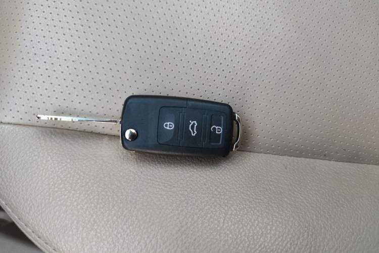 Used Kia Sportage 2009 2.0L Automatic Two-Wheel Drive GLS Vehicle Key