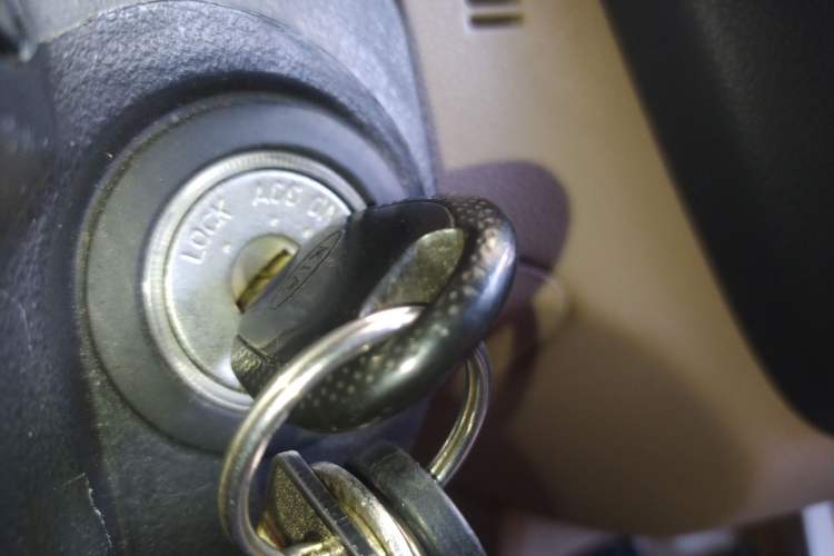 Used Kia Sportage 2009 2.0L Automatic Two-Wheel Drive GLS Vehicle Key