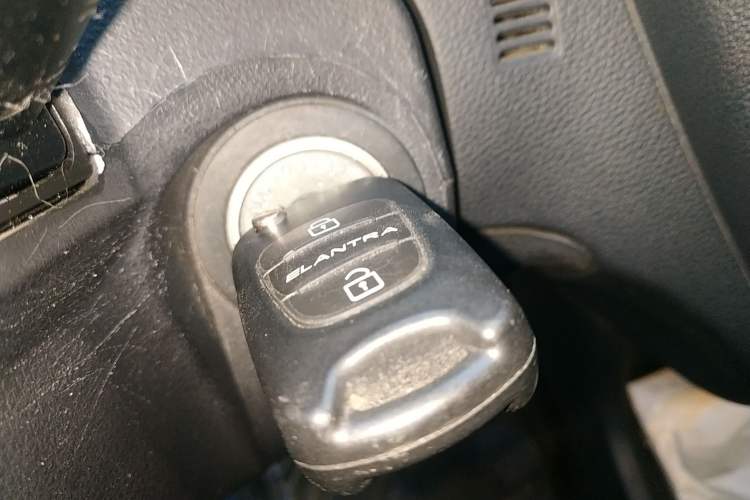 Used Kia Sportage 2009 2.0L Automatic Two-Wheel Drive GLS Vehicle Key
