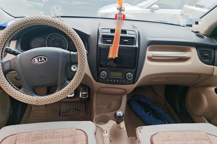 Used Kia Sportage 2009 2.0L Manual Two-Wheel-Drive GLS Center Console