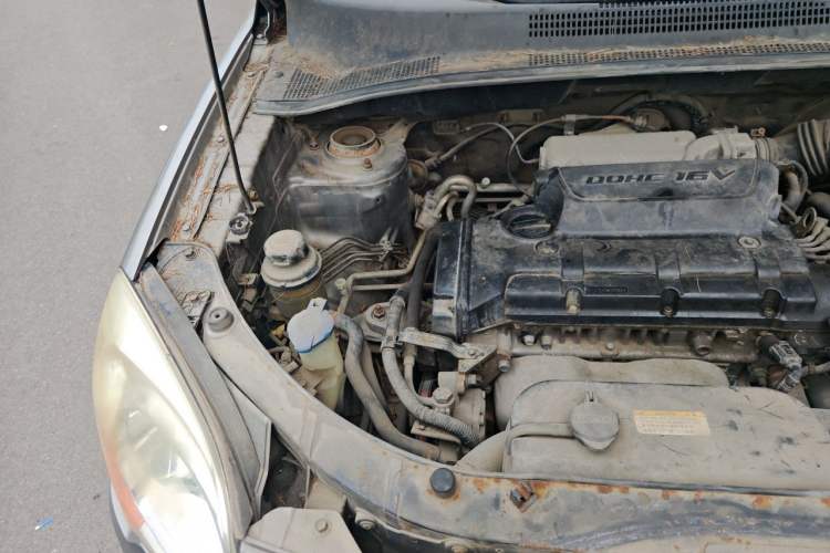 Used Kia Sportage 2009 2.0L Manual Two-Wheel-Drive GLS Engine Bay Right