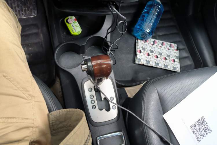 Used Kia Sportage 2009 2.0L Automatic Two-Wheel Drive GLS Gear Lever