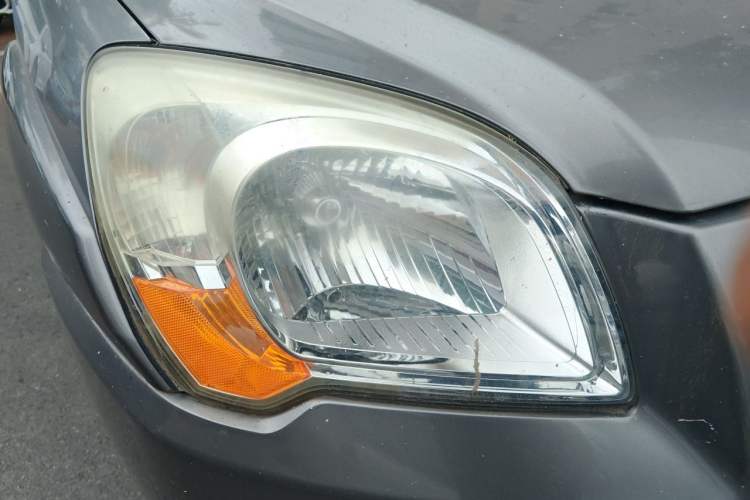Used Kia Sportage 2009 2.0L Manual Two-Wheel-Drive GLS Right Front Headlight