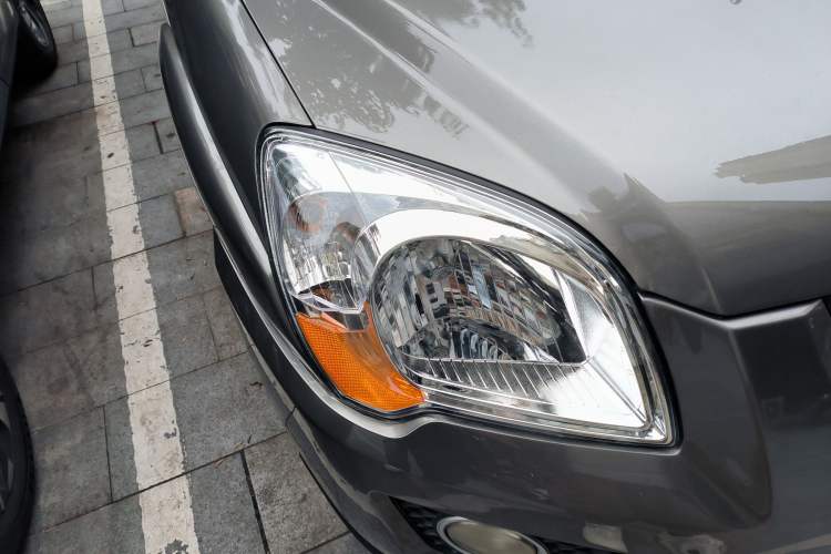 Used Kia Sportage 2009 2.0L Automatic Two-Wheel Drive GLS Right Front Headlight