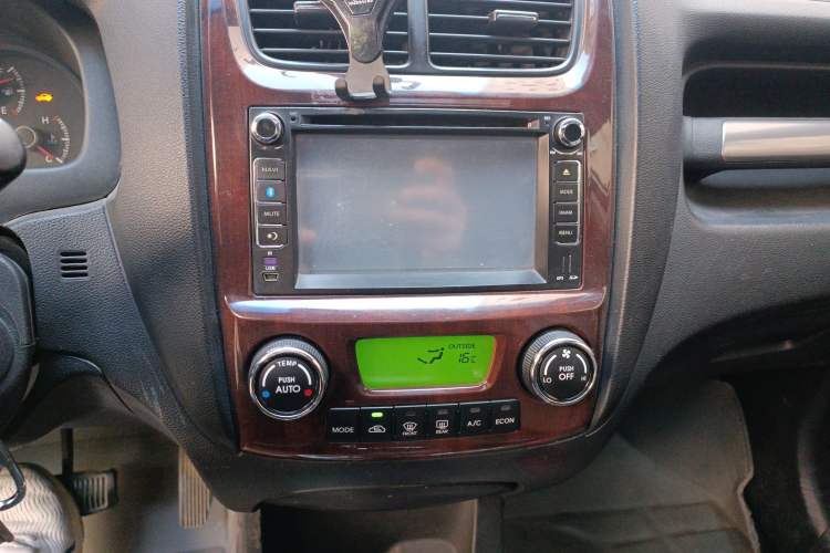 Used Kia Sportage 2009 2.0L Automatic Two-Wheel Drive GLS Audio And AC Panel