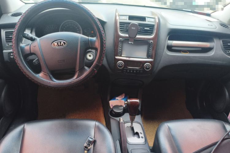 Used Kia Sportage 2009 2.0L Automatic Two-Wheel Drive GLS Center Console