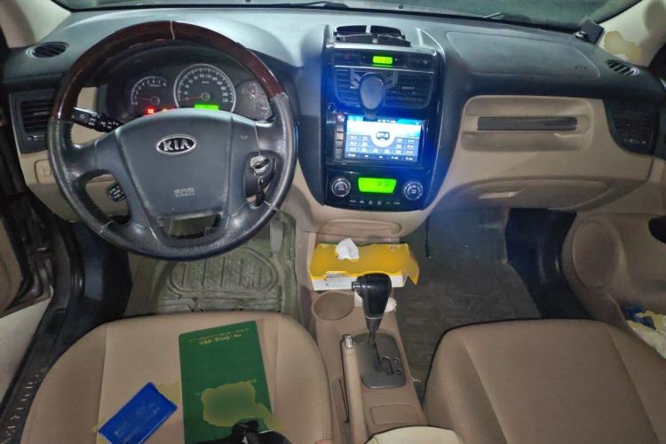 Used Kia Sportage 2009 2.0L Automatic Two-Wheel Drive GLS Center Console