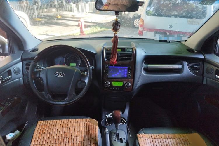 Used Kia Sportage 2009 2.0L Automatic Two-Wheel Drive GLS Center Console