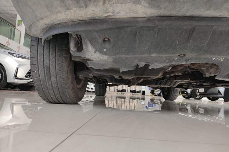 Used Kia Sportage 2009 2.0L Manual Two-Wheel-Drive GL Trim Chassis Front Right