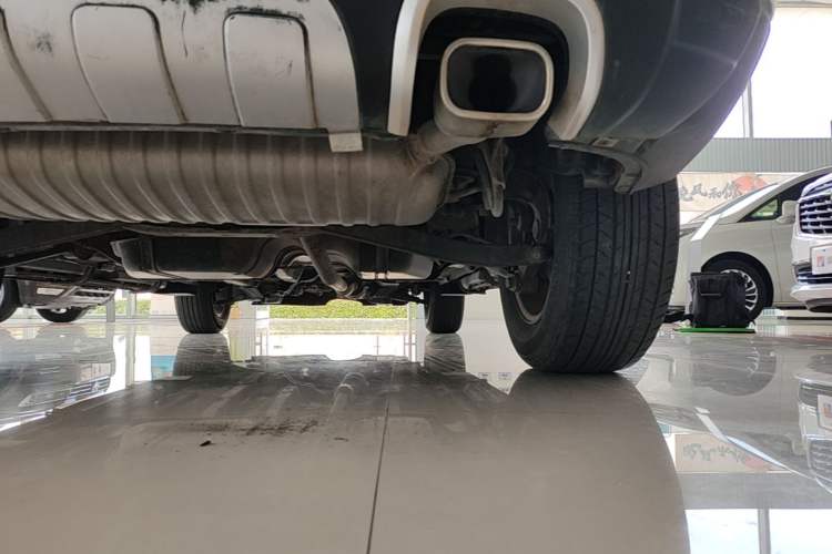 Used Kia Sportage 2009 2.0L Manual Two-Wheel-Drive GL Trim Chassis Rear Right