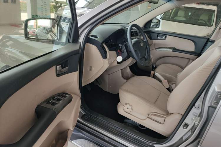 Used Kia Sportage 2009 2.0L Manual Two-Wheel-Drive GL Trim Driver Seat
