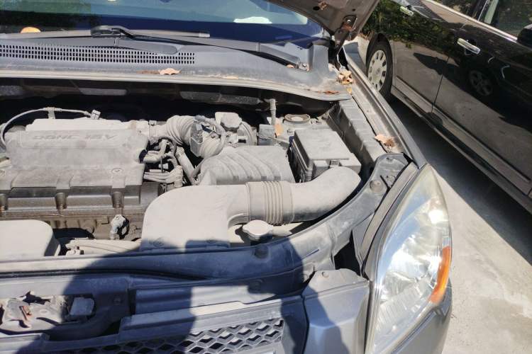 Used Kia Sportage 2009 2.0L Automatic Two-Wheel Drive GLS Engine Bay Left