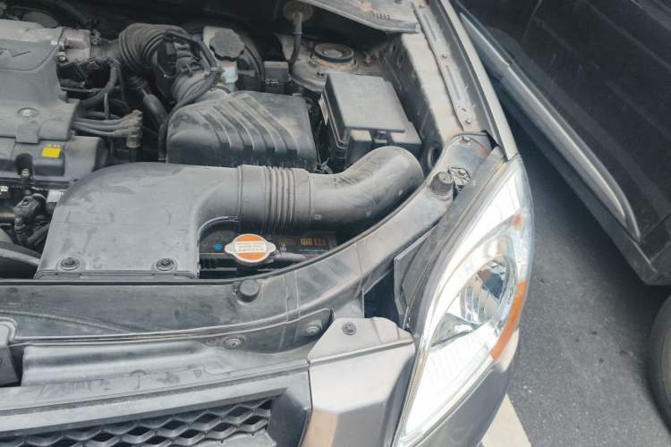 Used Kia Sportage 2009 2.0L Automatic Two-Wheel Drive GLS Engine Bay Left