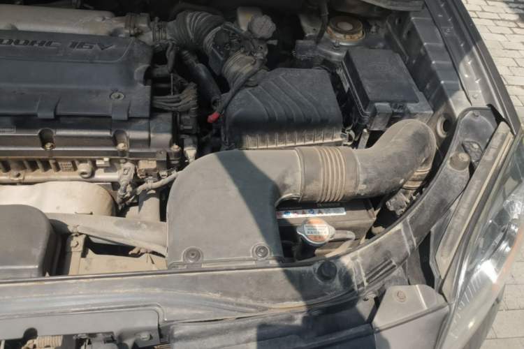Used Kia Sportage 2009 2.0L Automatic Two-Wheel Drive GLS Engine Bay Left