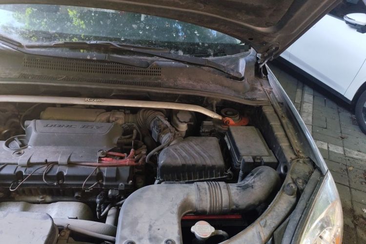 Used Kia Sportage 2009 2.0L Automatic Two-Wheel Drive GLS Engine Bay Left