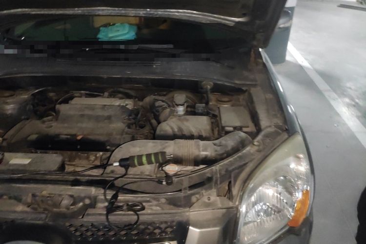 Used Kia Sportage 2009 2.0L Manual Two-Wheel-Drive GL Trim Engine Bay Left