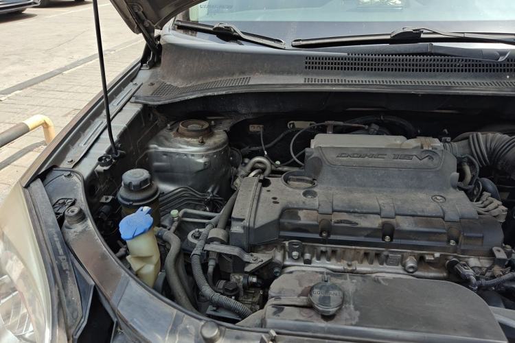Used Kia Sportage 2009 2.0L Manual Two-Wheel-Drive GLS Engine Bay Right