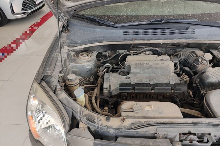 Used Kia Sportage 2009 2.0L Manual Two-Wheel-Drive GL Trim Engine Bay Right
